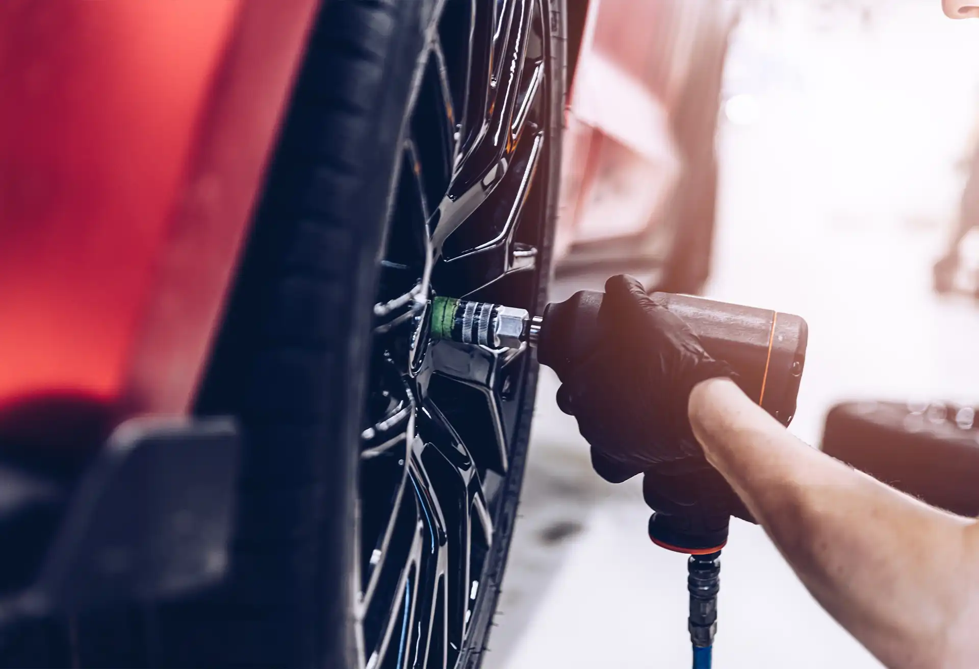 Reifenwechsel und Radwechsel beim professionellen Kfz-Mechaniker